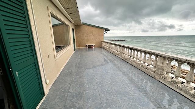 Attico in affitto, Pisa marina di