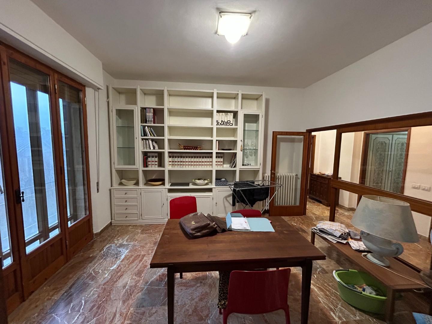 Appartamento con terrazzo, Siena mentana