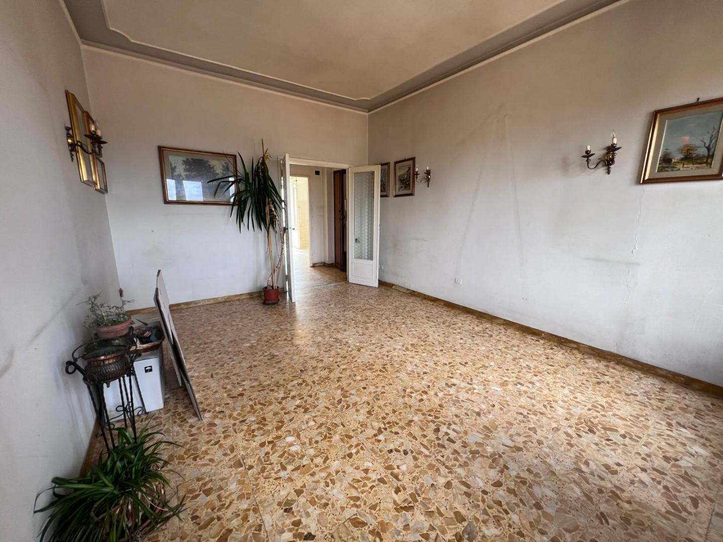Appartamento con terrazzi, Siena marciano