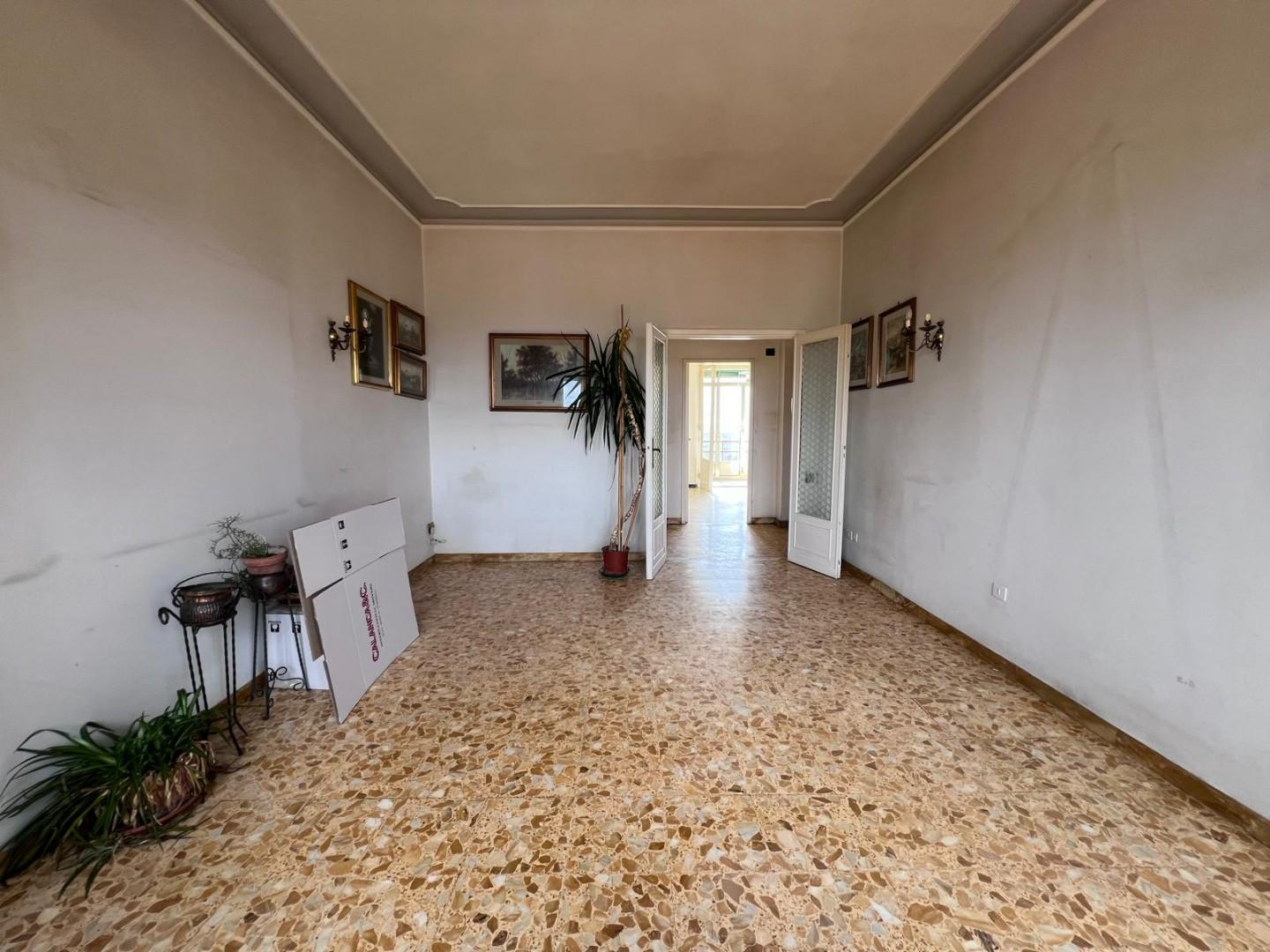 Appartamento con terrazzi, Siena marciano