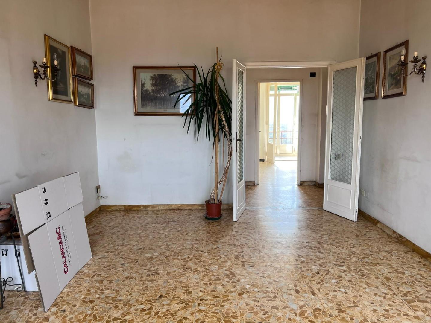 Appartamento con terrazzi, Siena marciano