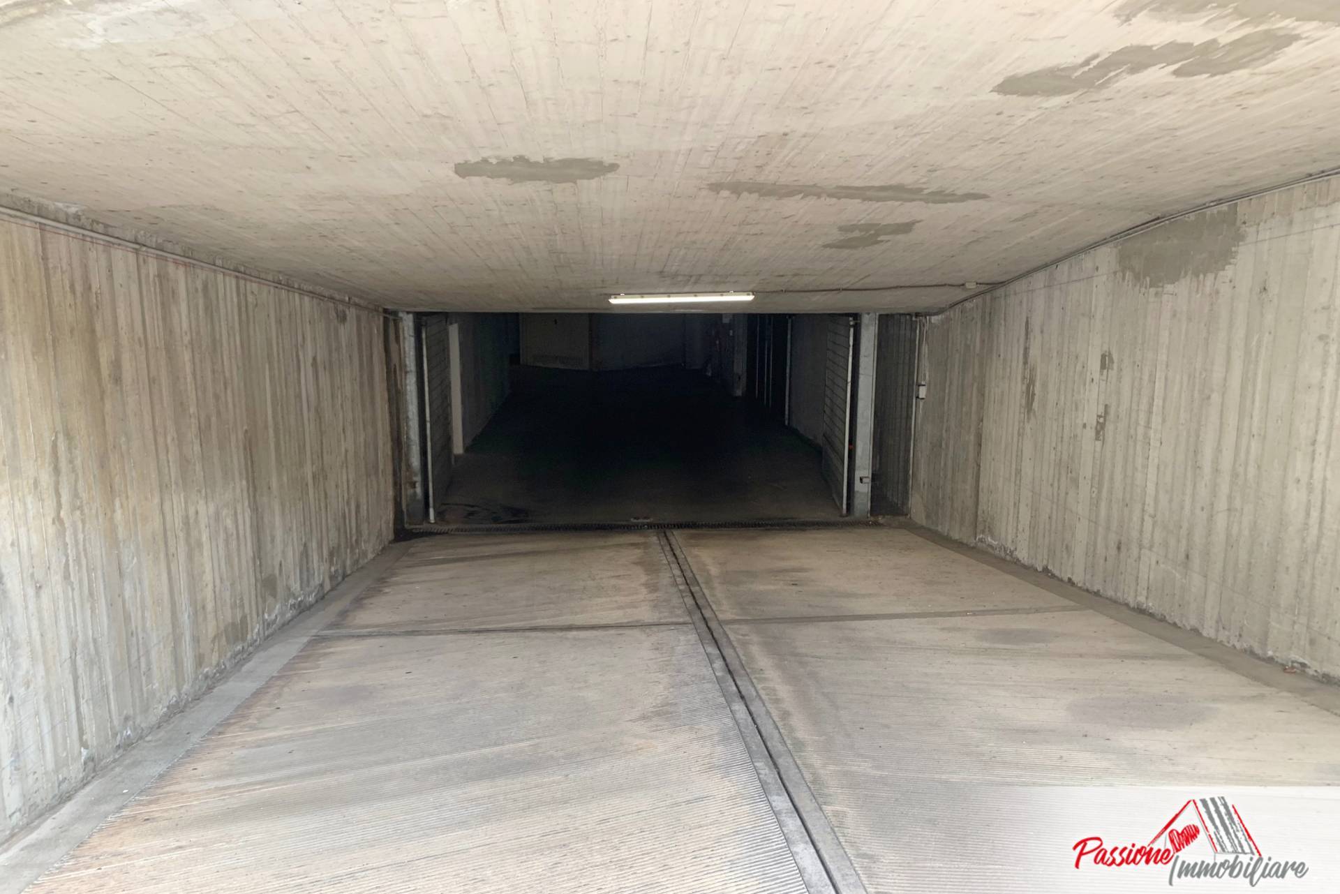 Garage in vendita a Verona, Golosine