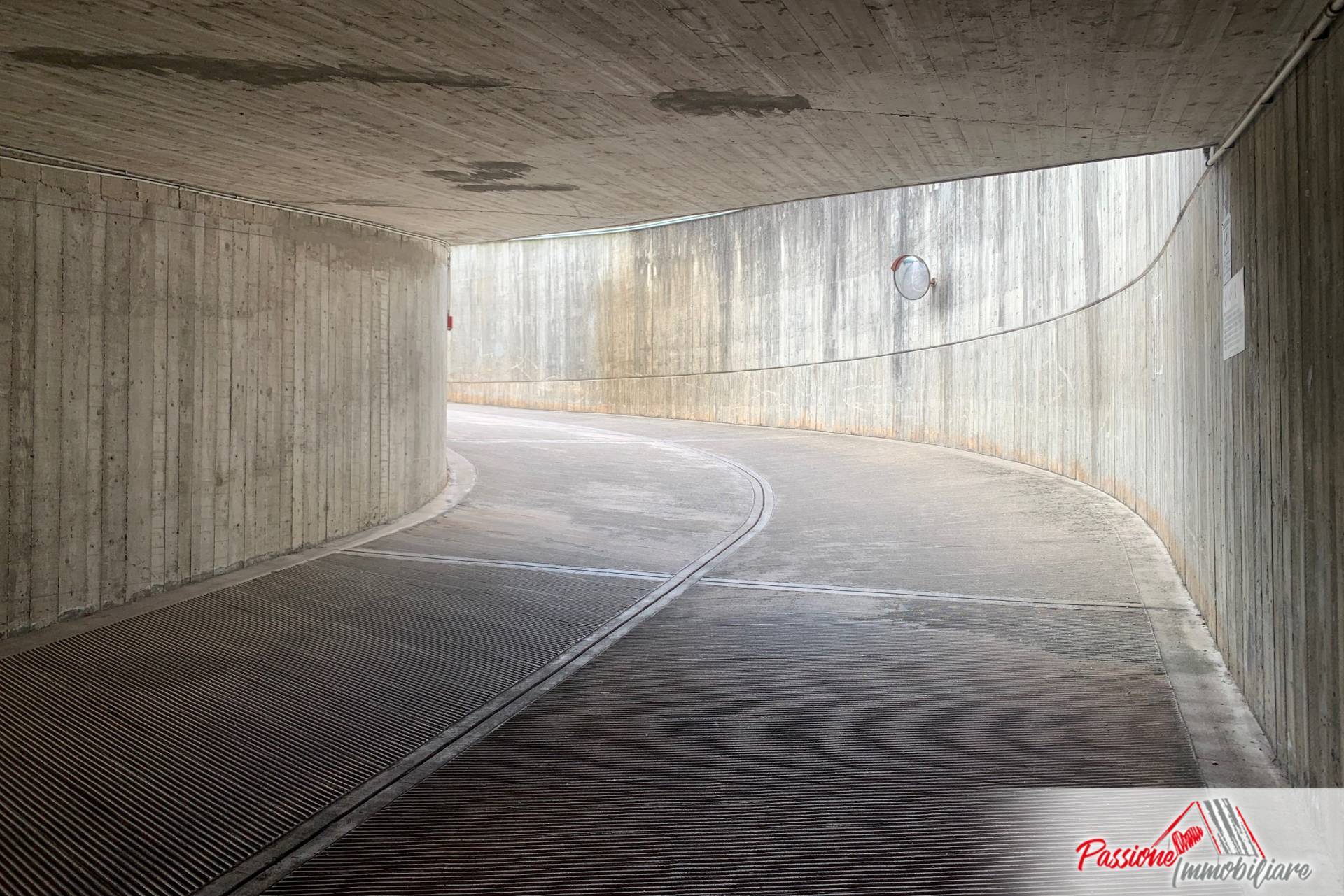 Garage in vendita a Verona, Golosine