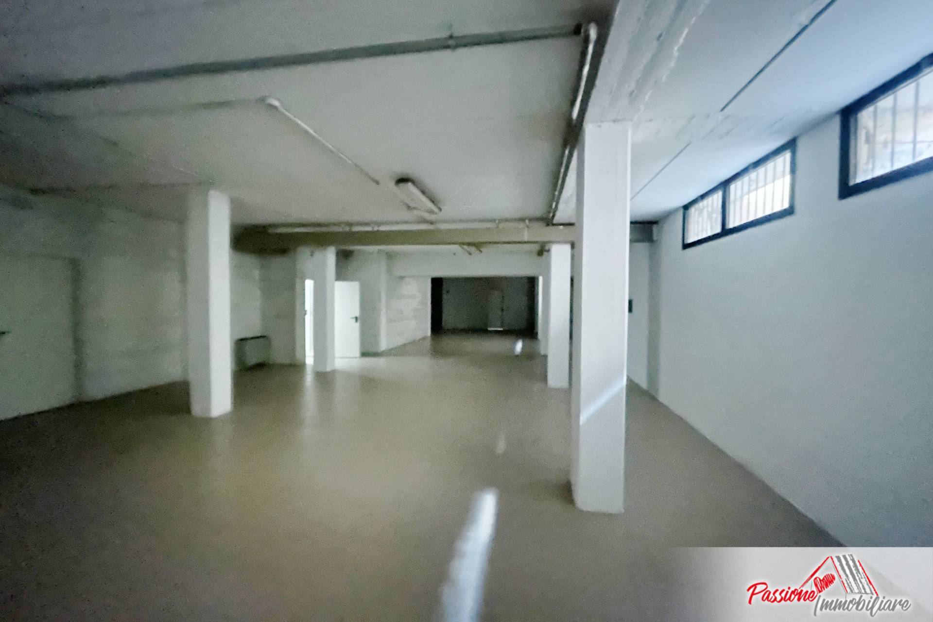 Locale commerciale in affitto a Verona, Avesa
