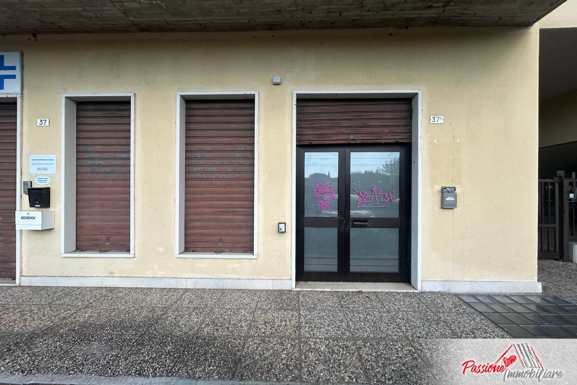 Locale commerciale in affitto a Verona, Avesa