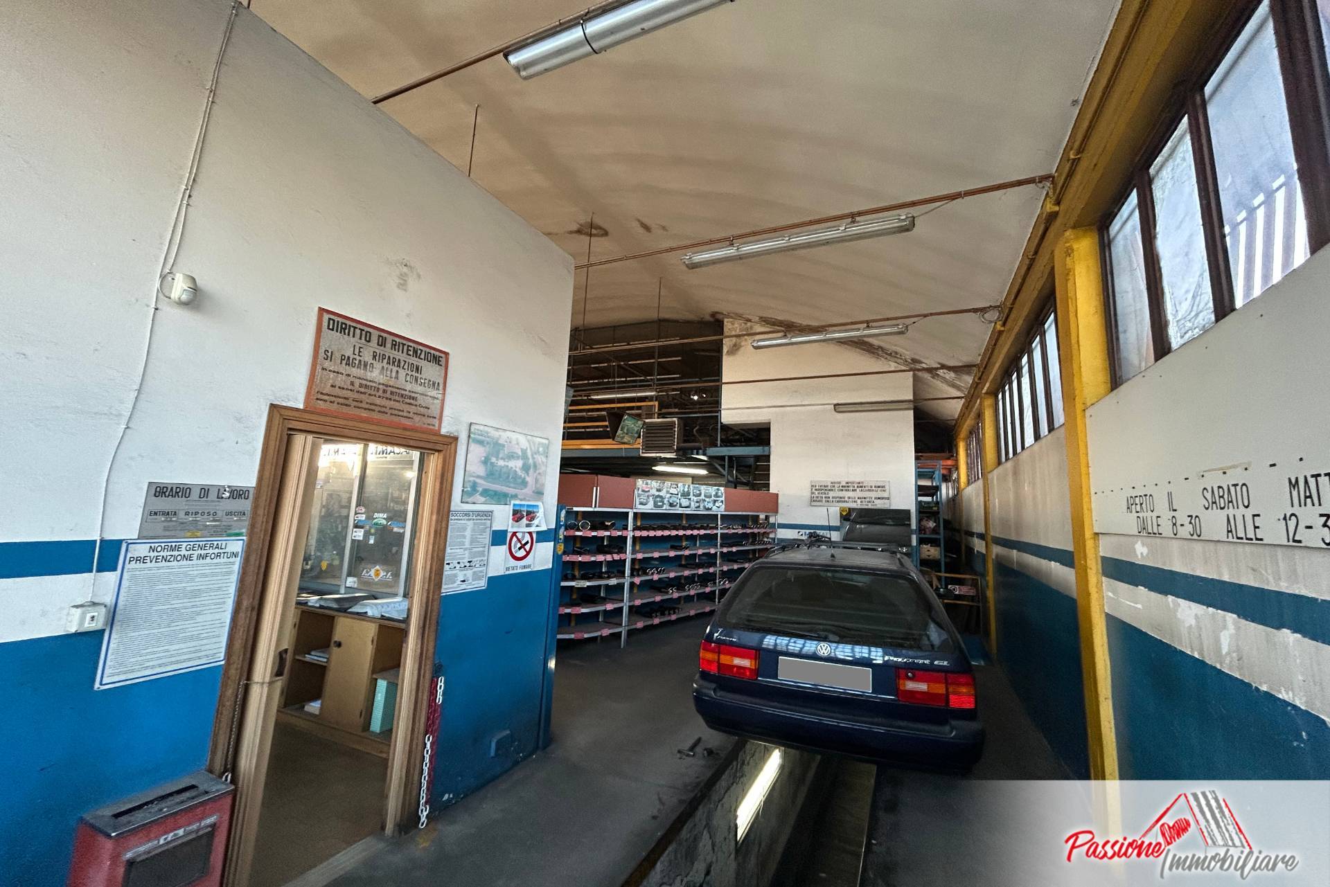 Locale commerciale in vendita a Verona, Croce Bianca