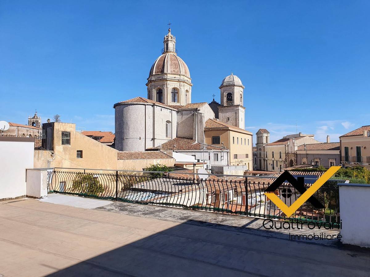 Casa singola in vendita a Aci Catena