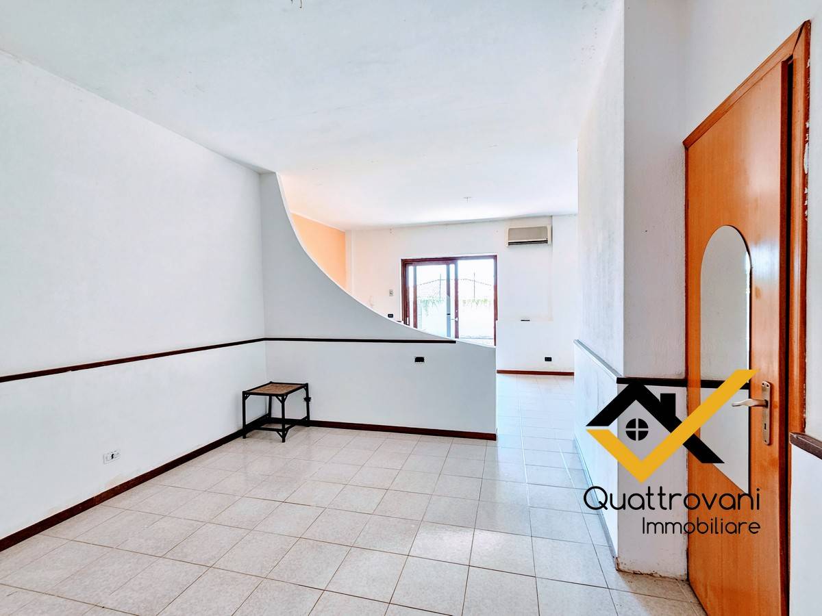 Appartamento in affitto a Aci Catena