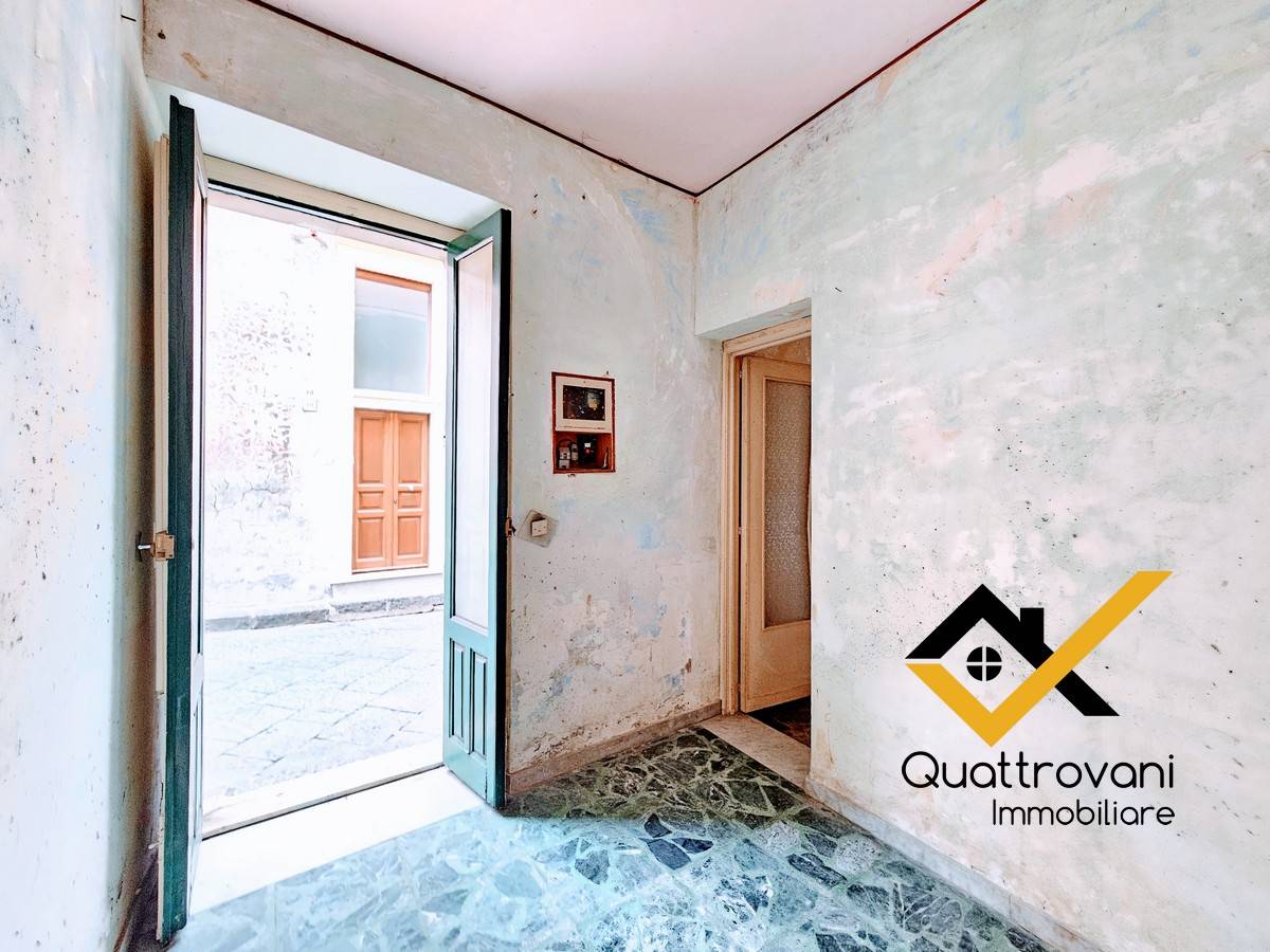 Casa singola in vendita a Aci Catena