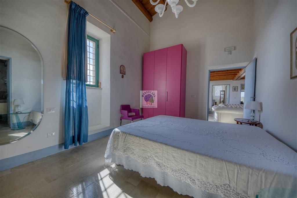 Villa con giardino in contrada oliva, Noto