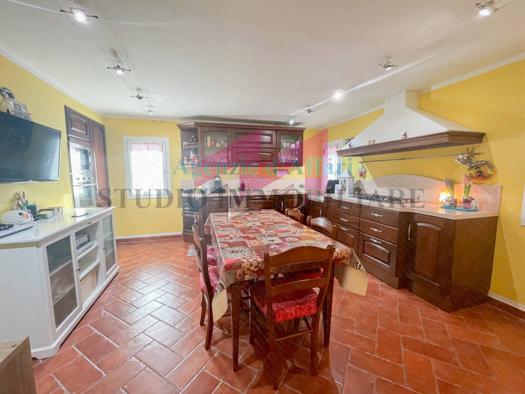 Casa indipendente in vendita a Castelnovo Bariano