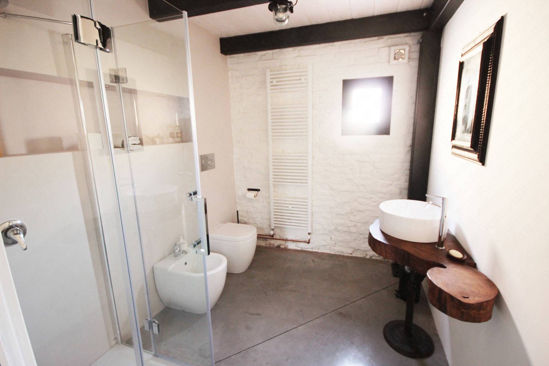 Locale commerciale in affitto a Castelmassa