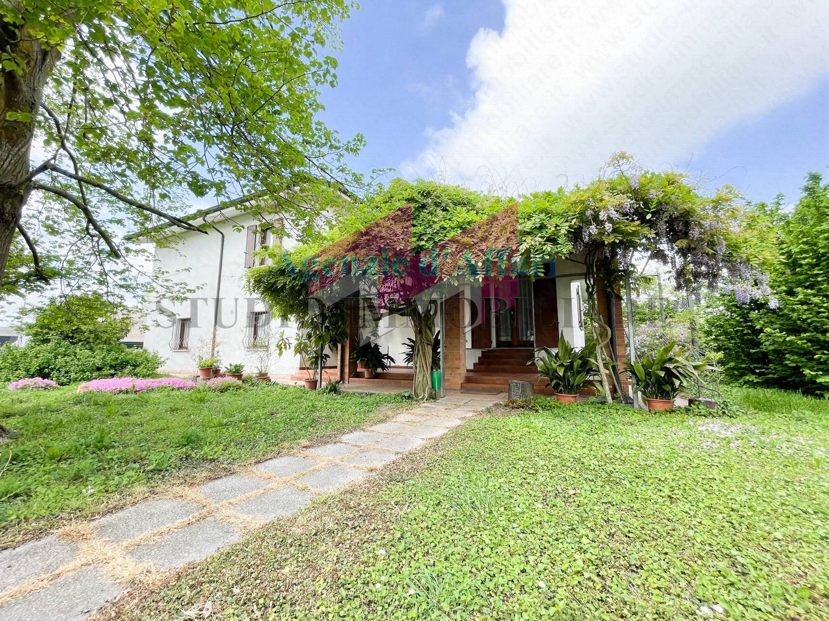 Villa Singola in vendita a Sermide e Felonica