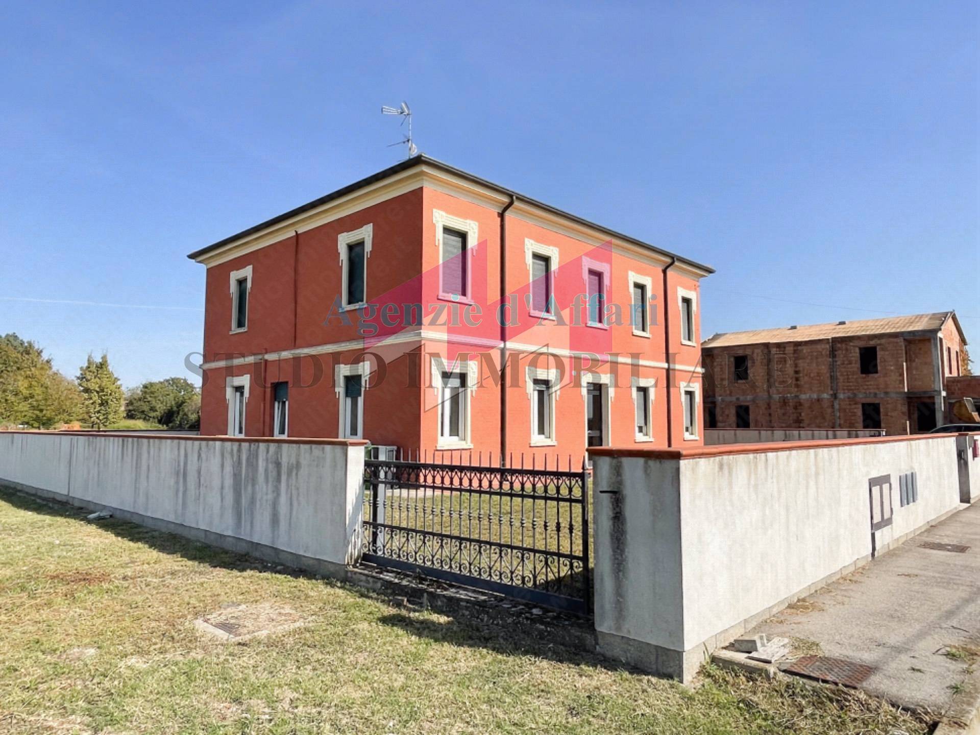 Villa in vendita a Ceneselli