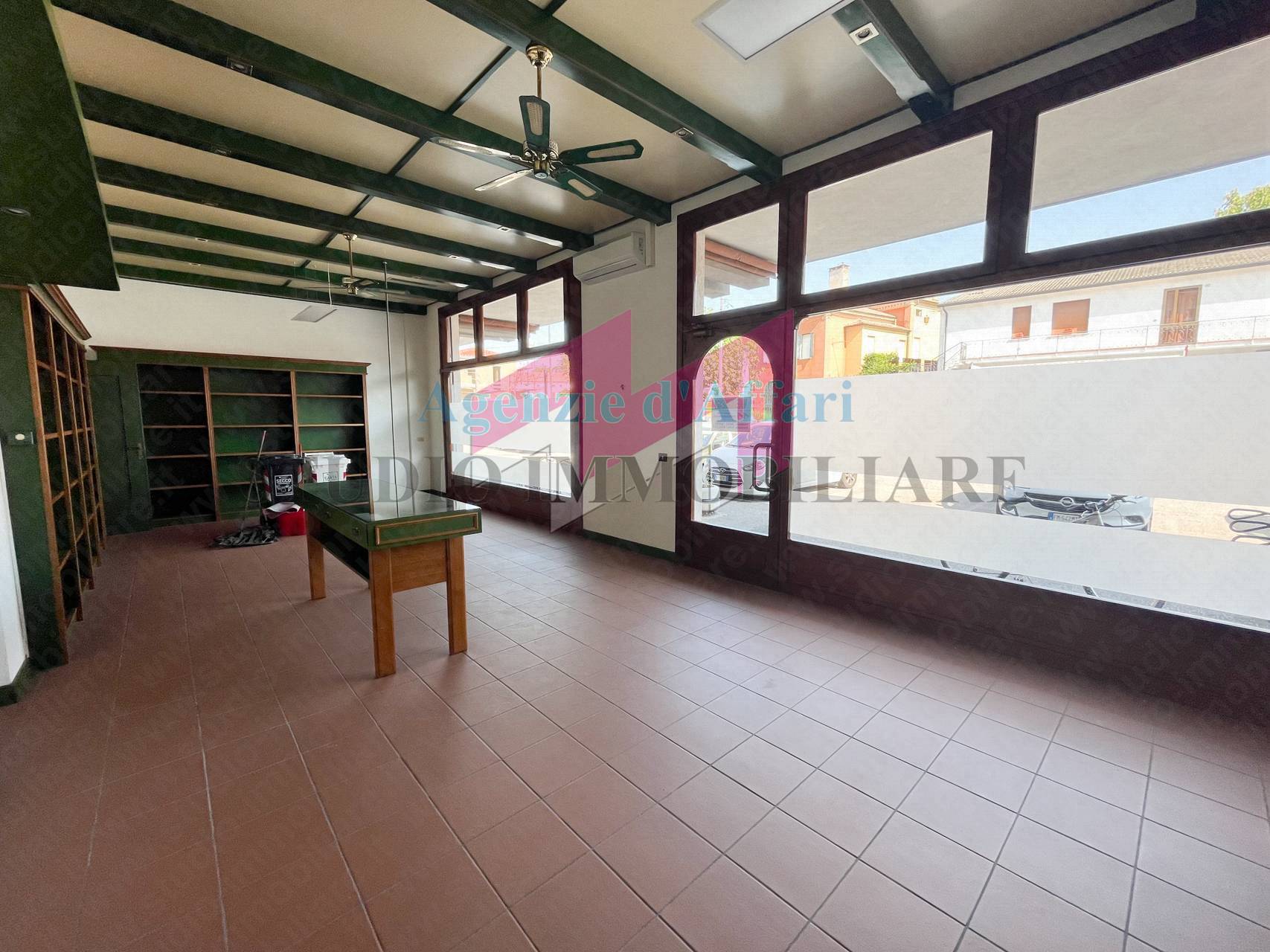 Negozio in vendita a Castelmassa