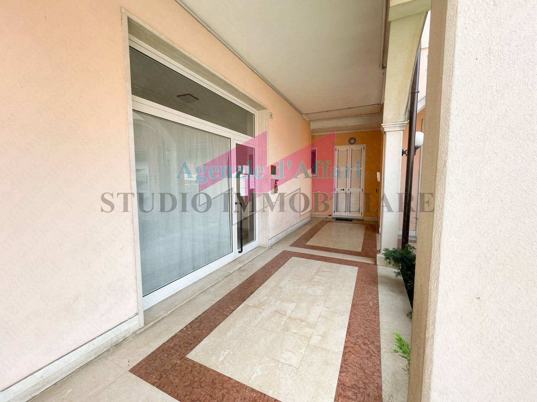 Negozio in affitto a Castelmassa