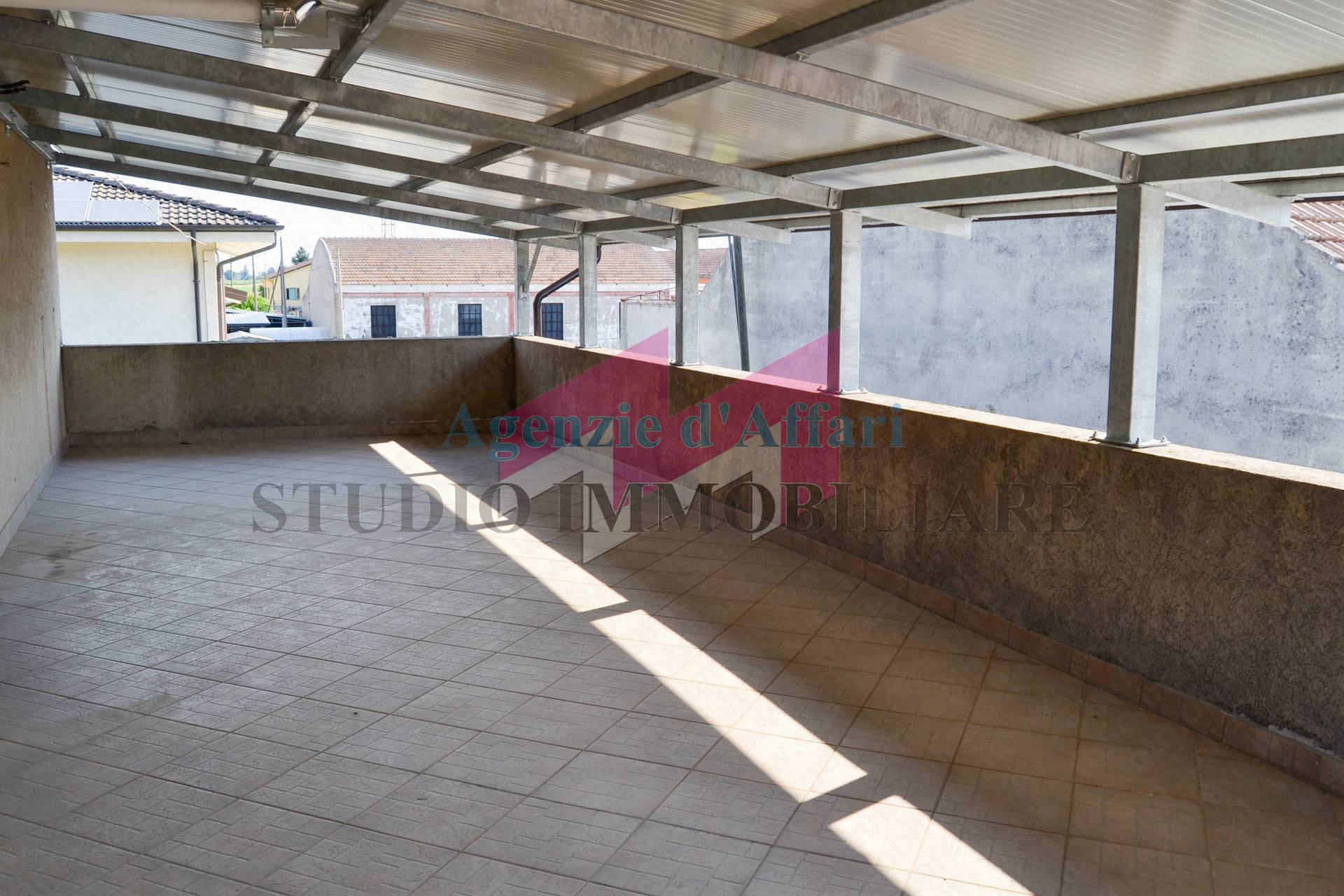 Porzione di bifamiliare in vendita a Castelnovo Bariano