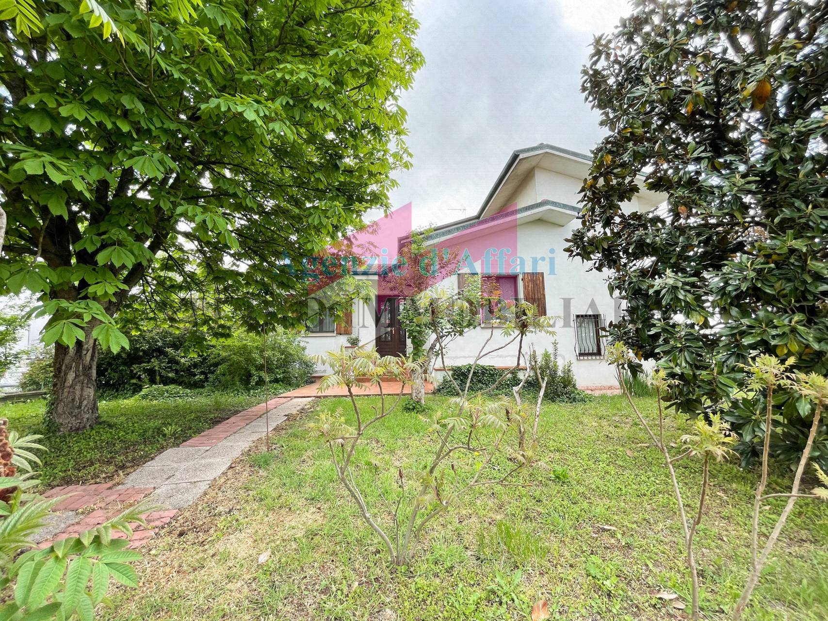 Villa Singola in vendita a Sermide e Felonica