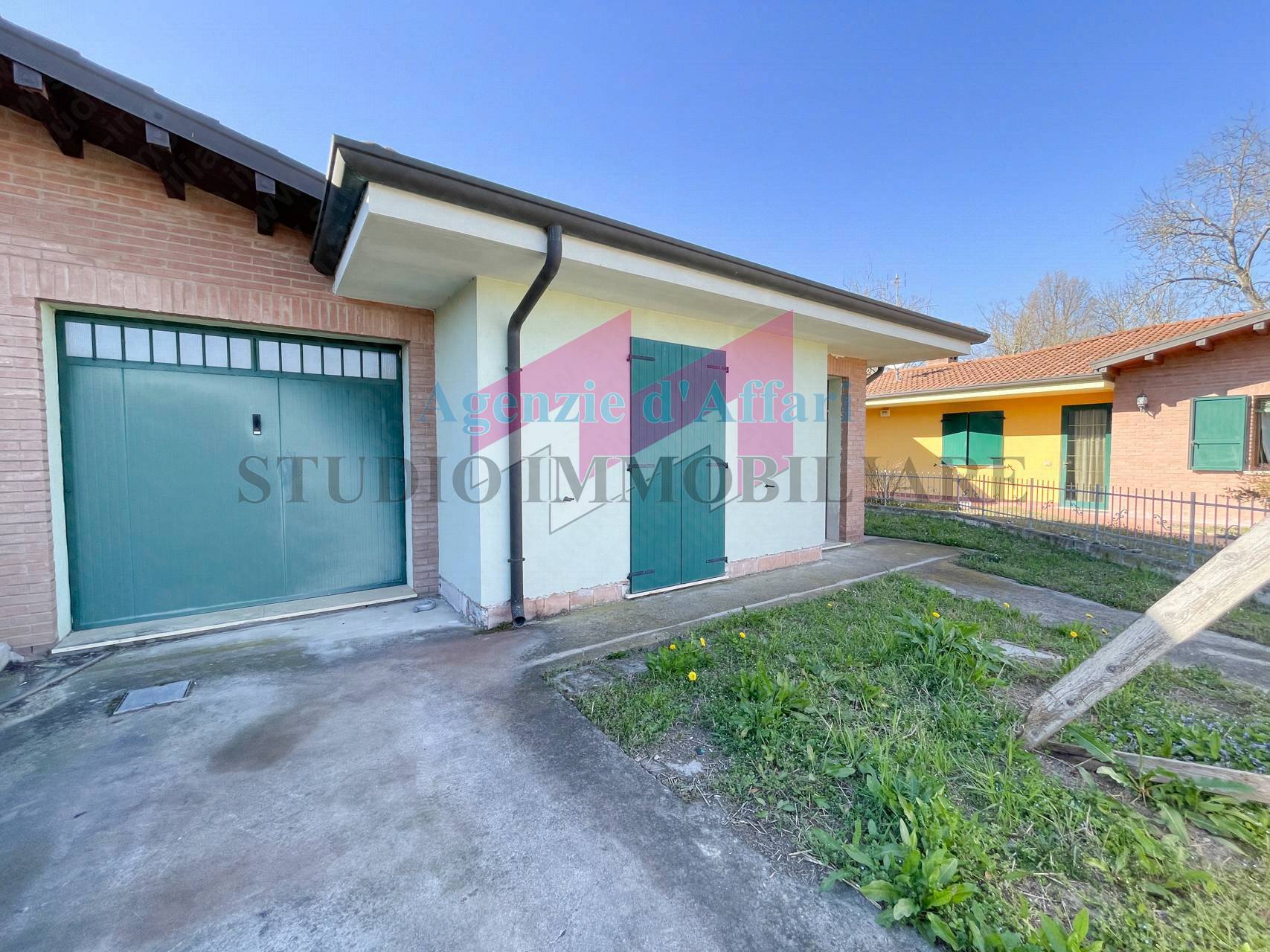 Bifamiliare in vendita a Borgocarbonara