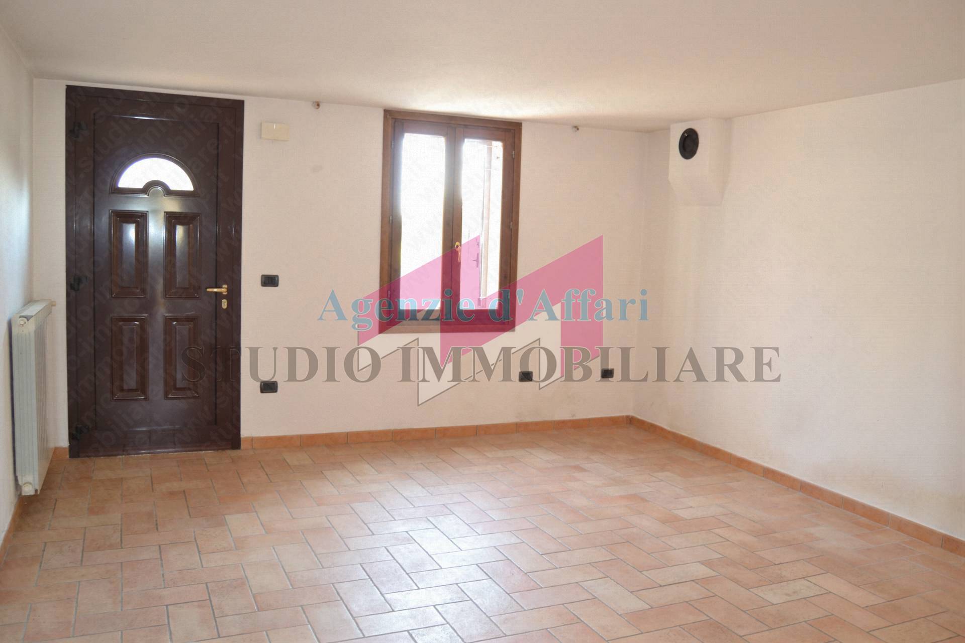 Porzione di bifamiliare in affitto a Castelmassa