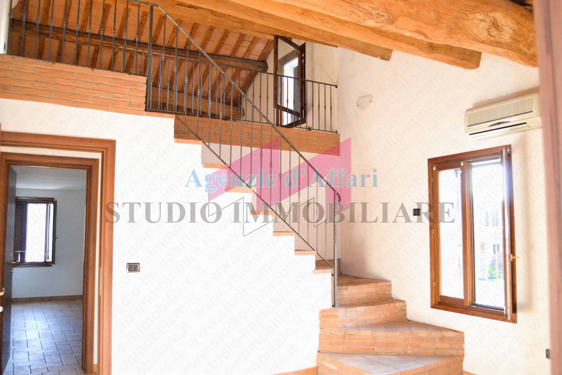 Porzione di bifamiliare in affitto a Castelmassa