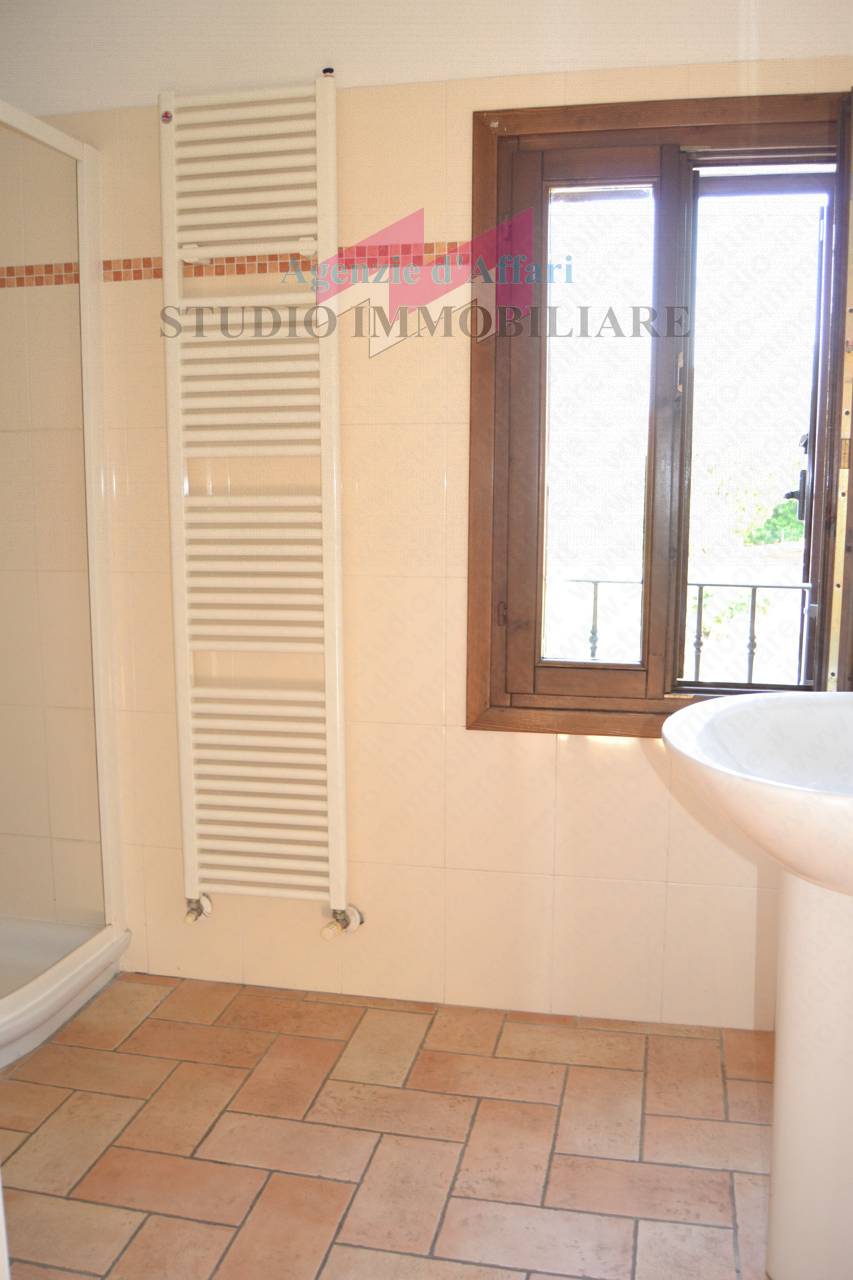 Porzione di bifamiliare in affitto a Castelmassa