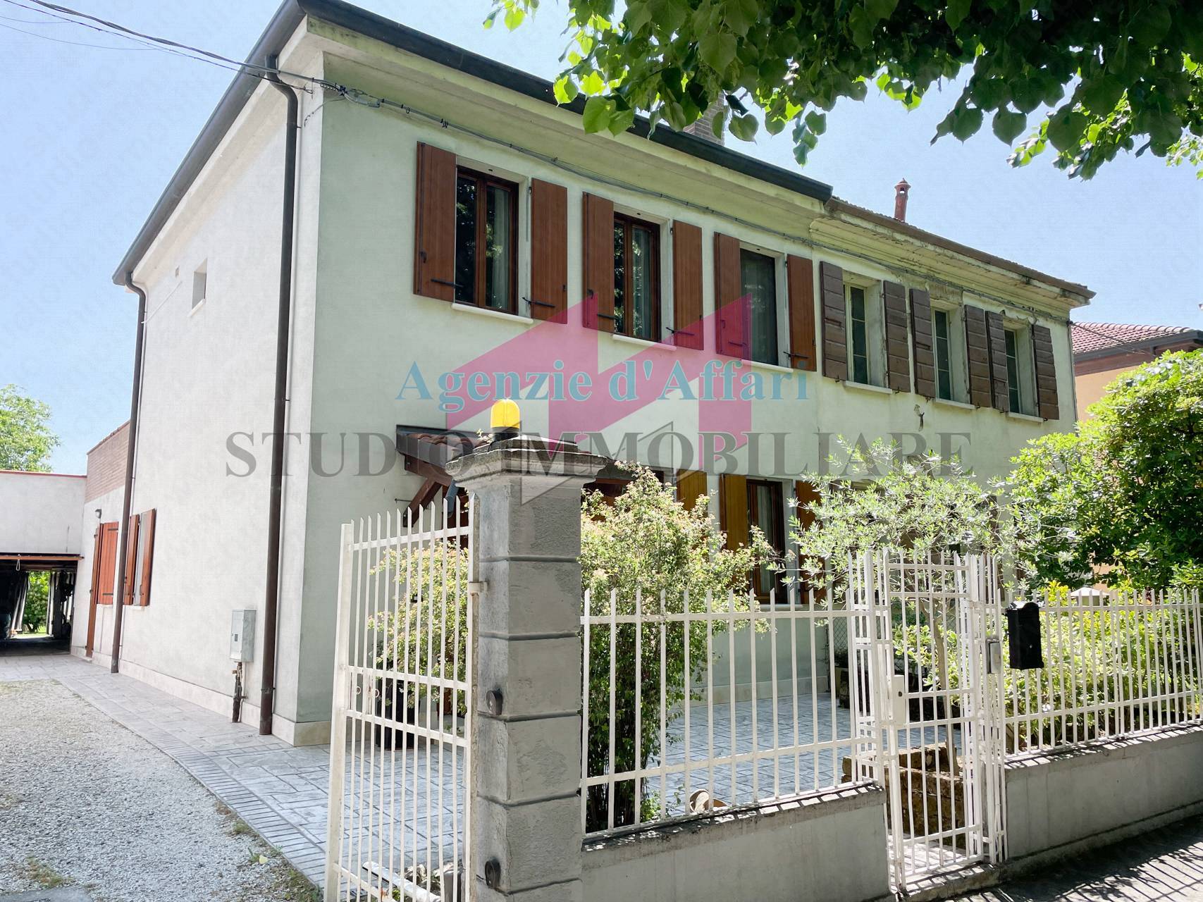 Bifamiliare in vendita a Castelmassa