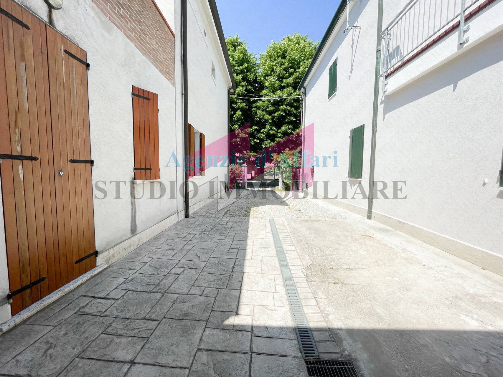 Bifamiliare in vendita a Castelmassa