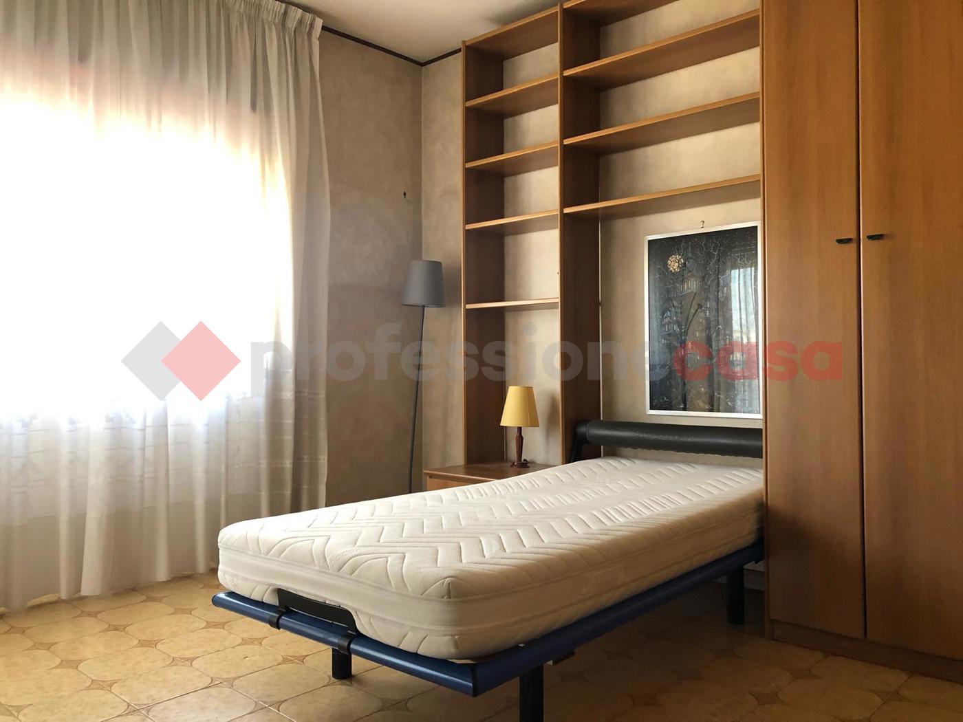 Monolocale arredato in affitto a Latina