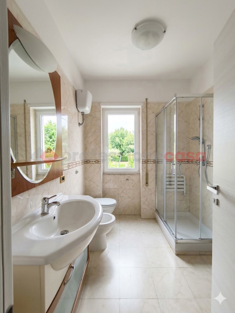 Monolocale arredato in affitto a Latina