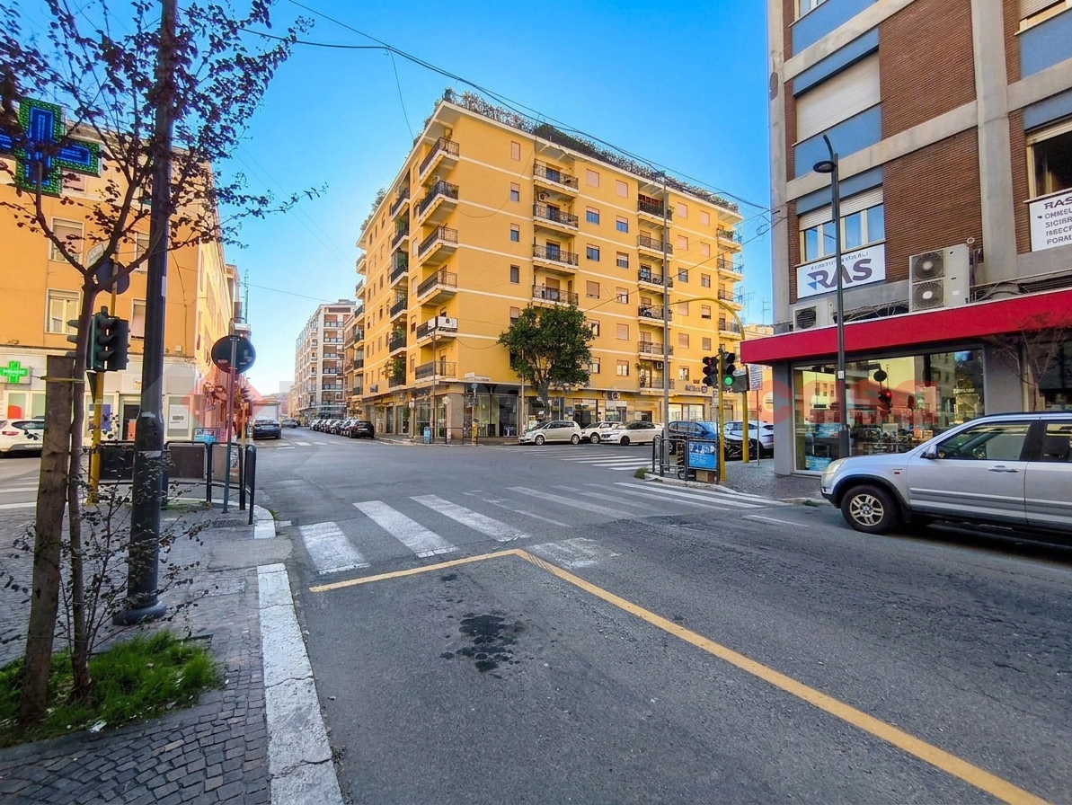 Monolocale arredato in affitto a Latina