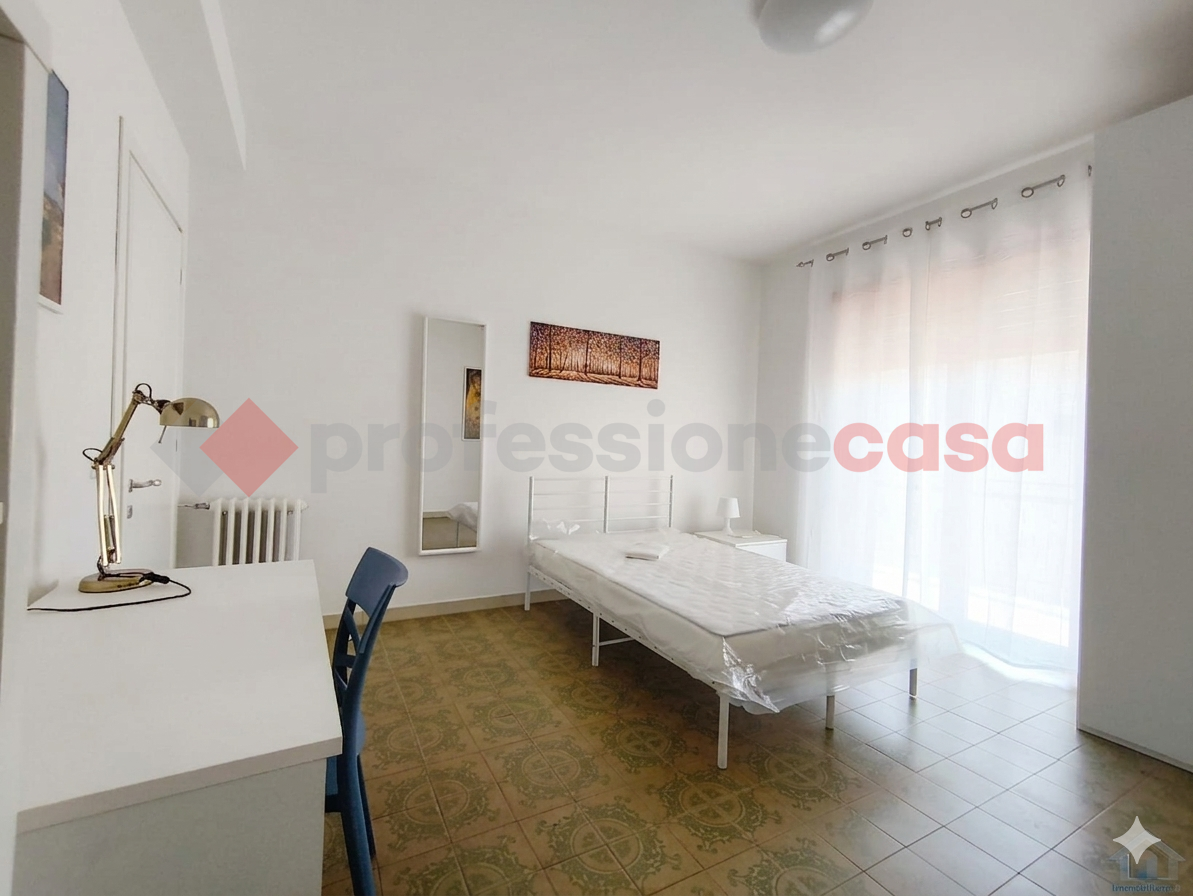 Monolocale arredato in affitto a Latina