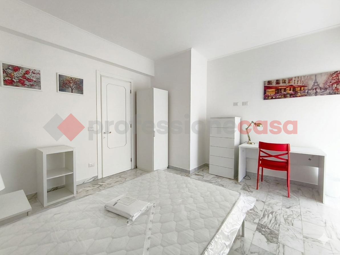 Monolocale arredato in affitto a Latina