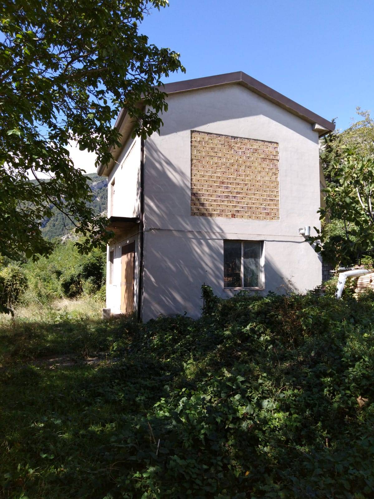 Casa indipendente in vendita a Lettopalena