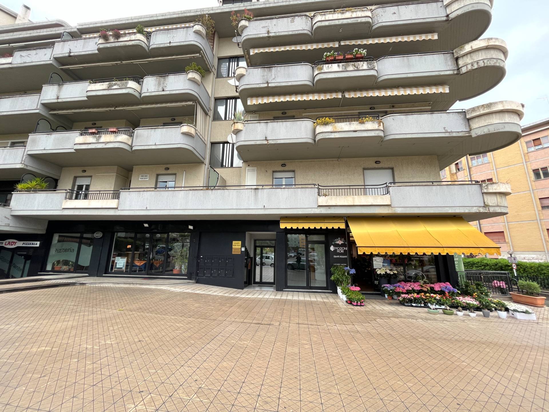 Locale commerciale in vendita a Vasto, ZONA CENTRALE
