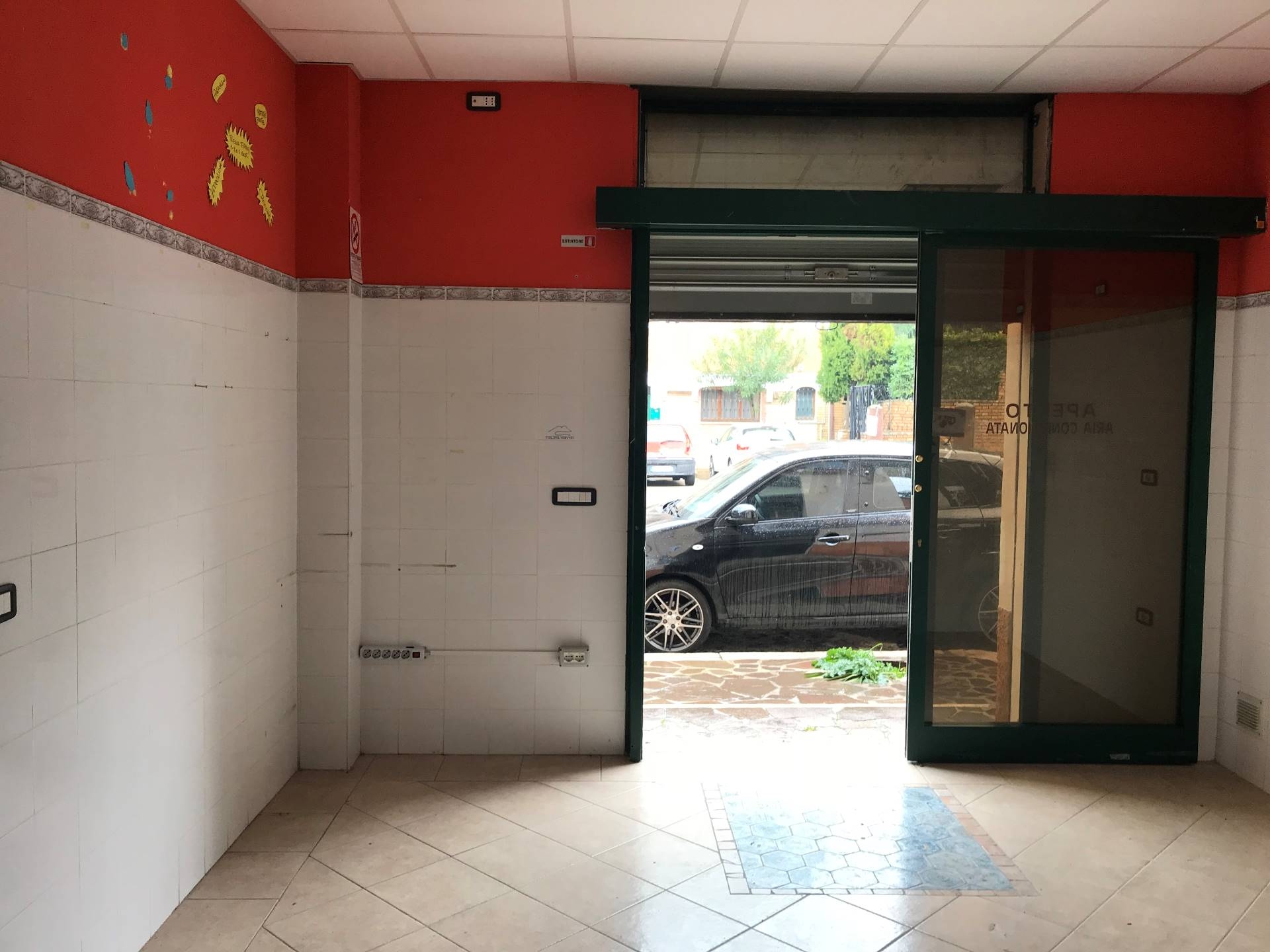 Locale commerciale in vendita a Vasto, ZONA CENTRALE