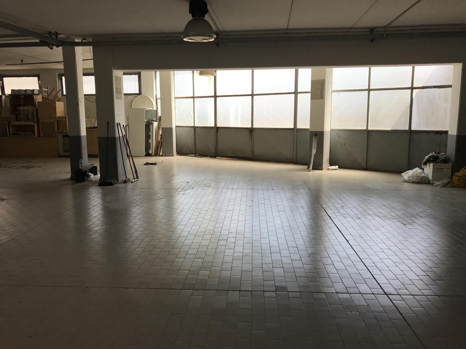 Locale commerciale in vendita a Vasto, ZONA CENTRALE