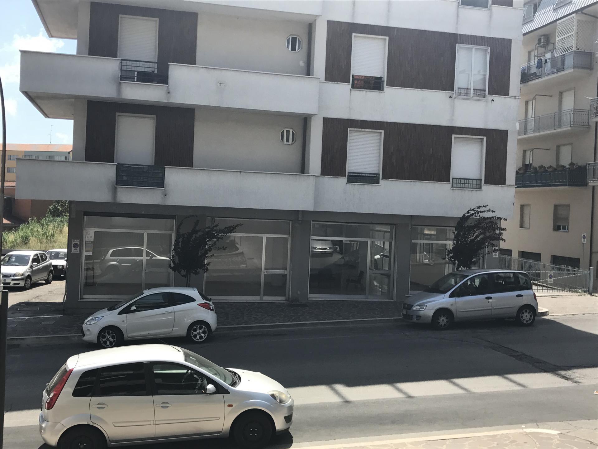 Locale commerciale in vendita a Vasto, ZONA CENTRALE