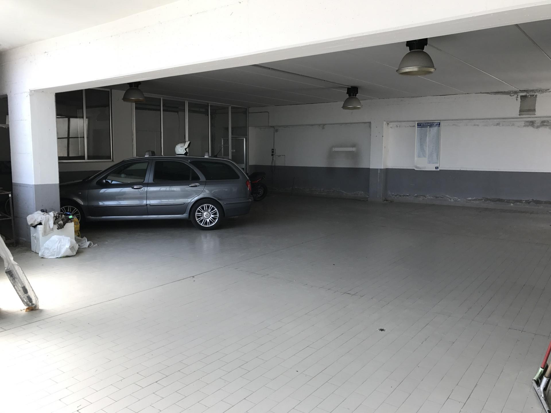 Locale commerciale in vendita a Vasto, ZONA CENTRALE