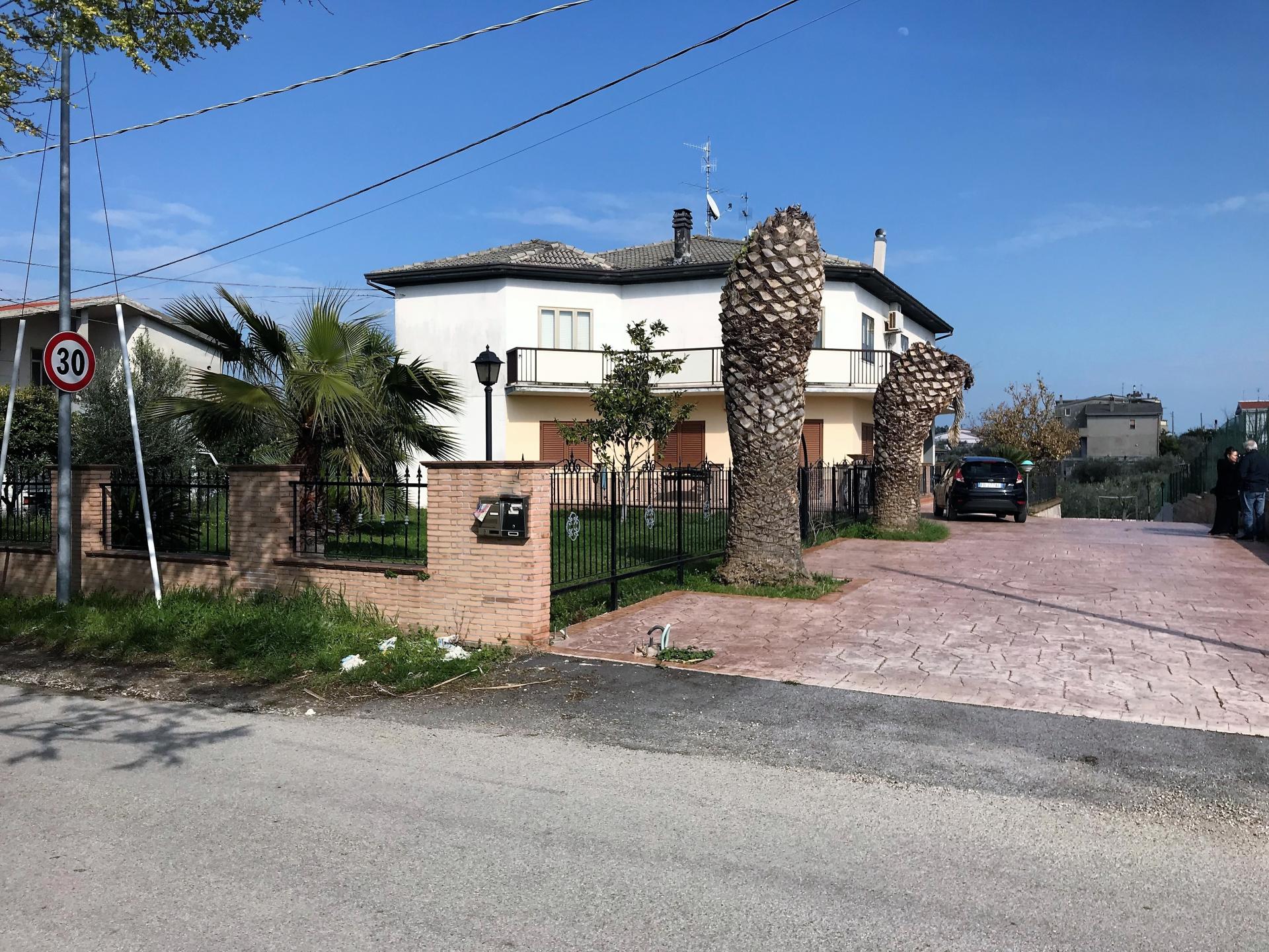 Abitazione indipendente in vendita a Vasto, ZONA PERIFERICA