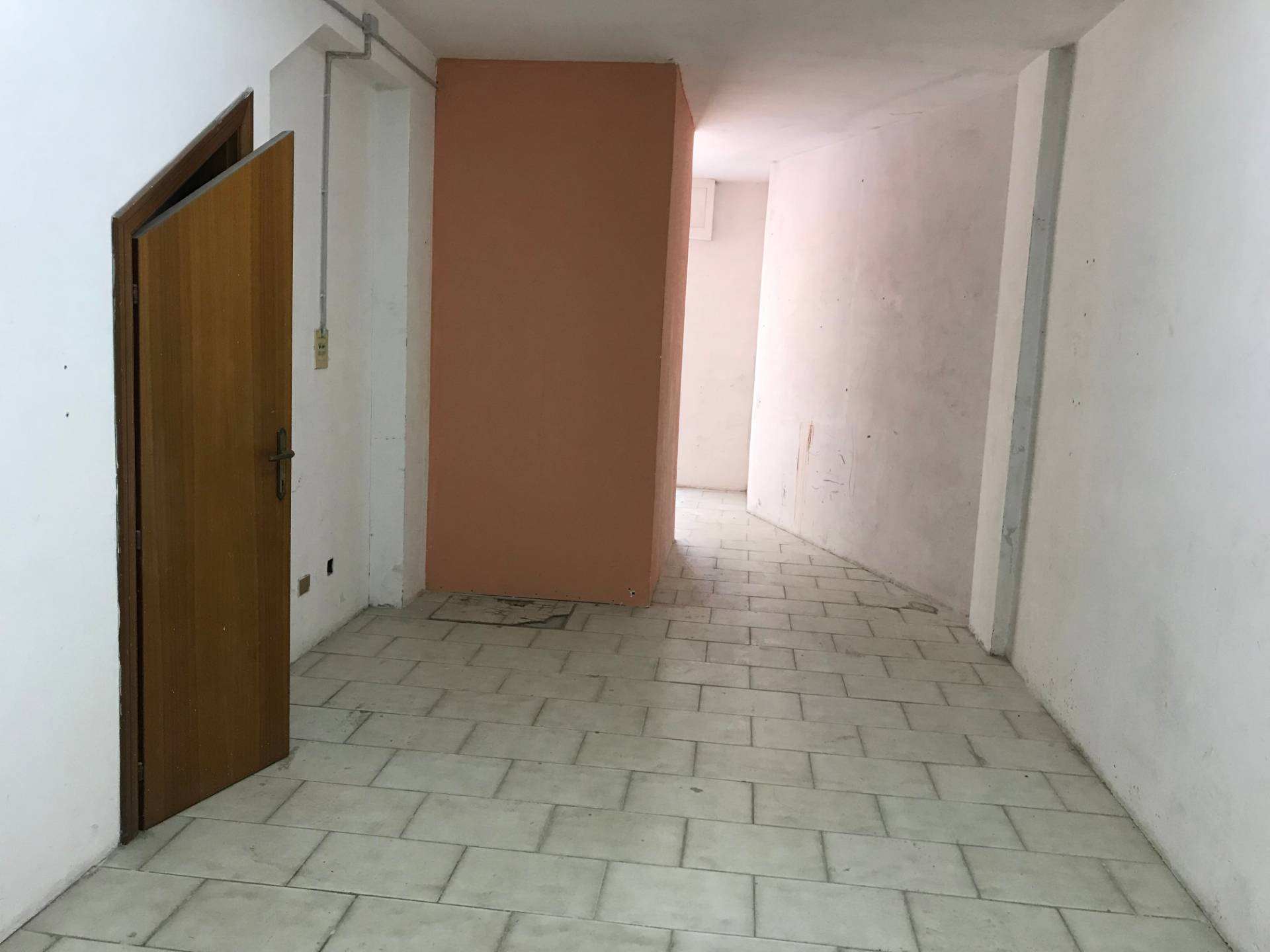 Garage/Posto auto/Deposito in vendita a Vasto, ZONA SEMICENTRALE