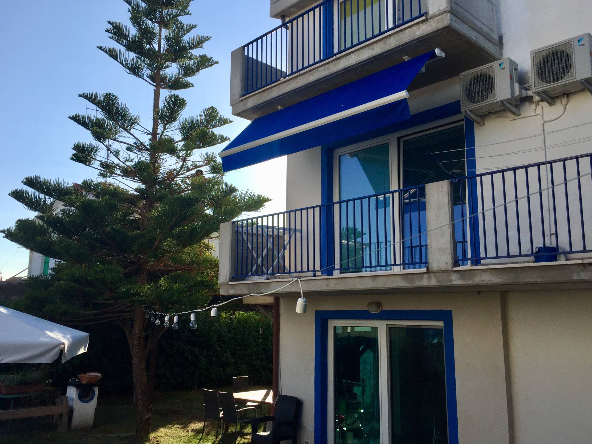 VILLA BIFAMILIARE in vendita a Montenero di Bisaccia