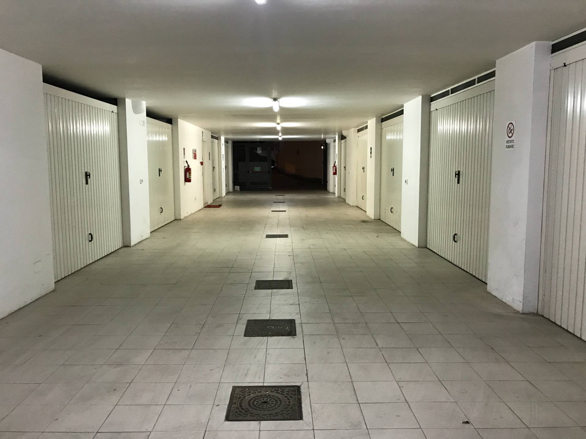 Box o garage in vendita a Vasto, ZONA SEMICENTRALE