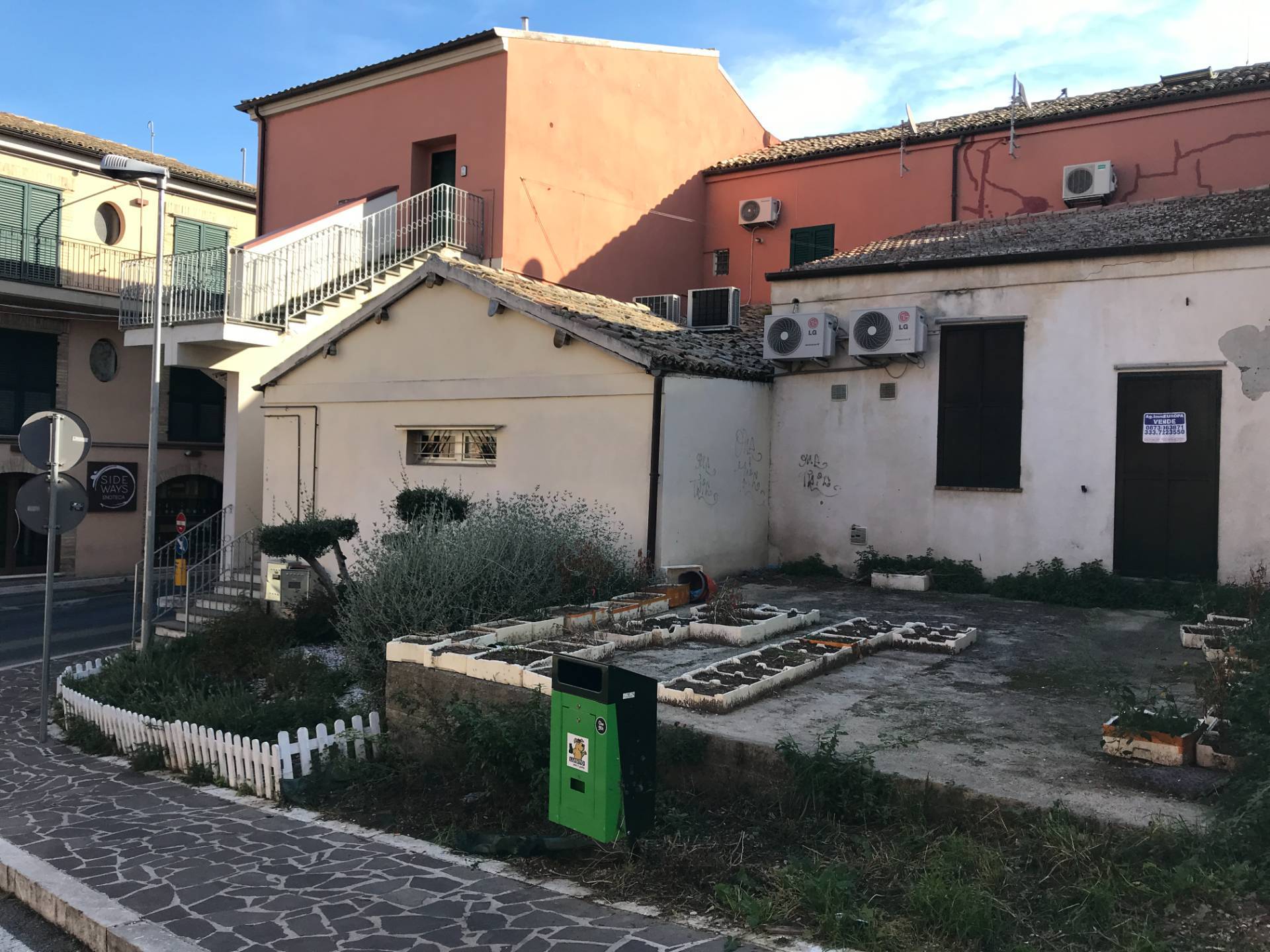 Locale commerciale in vendita a Vasto, ZONA CENTRALE