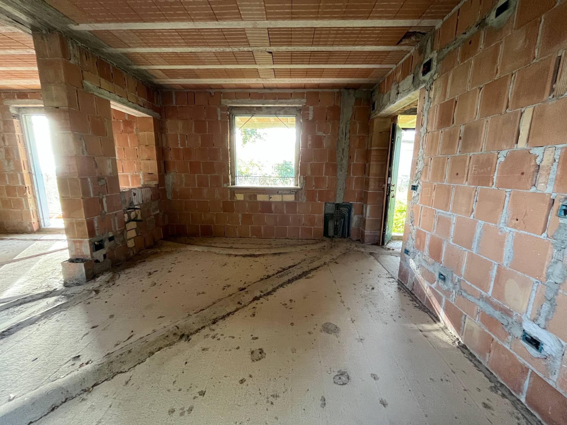 Grezzo in vendita a Pollutri