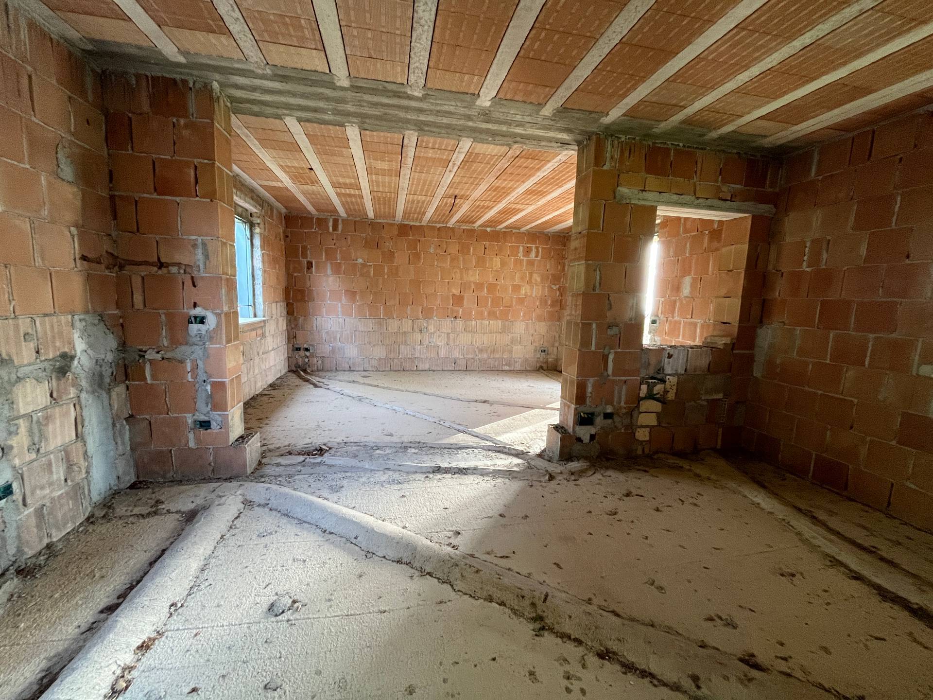 Grezzo in vendita a Pollutri