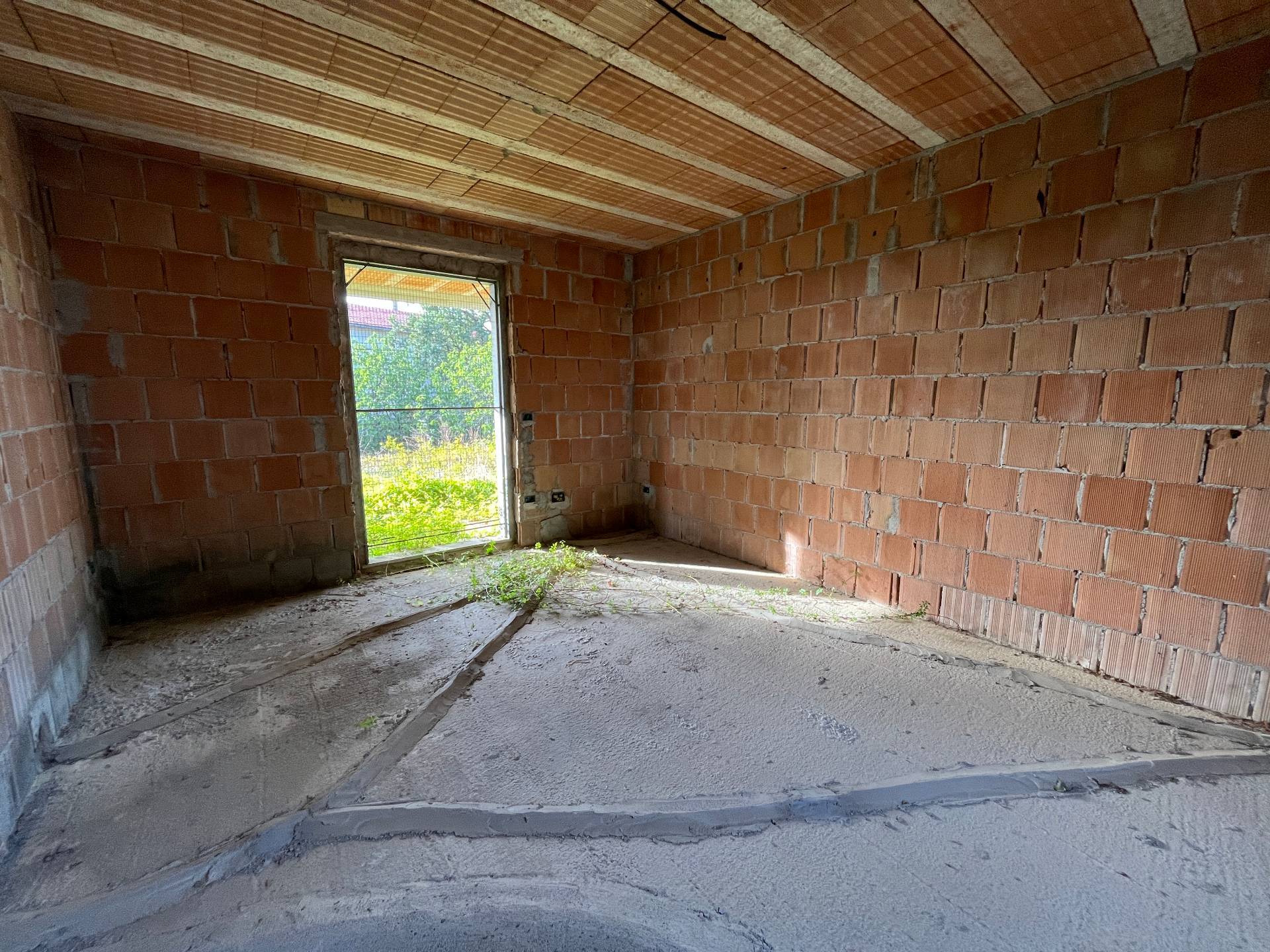 Grezzo in vendita a Pollutri