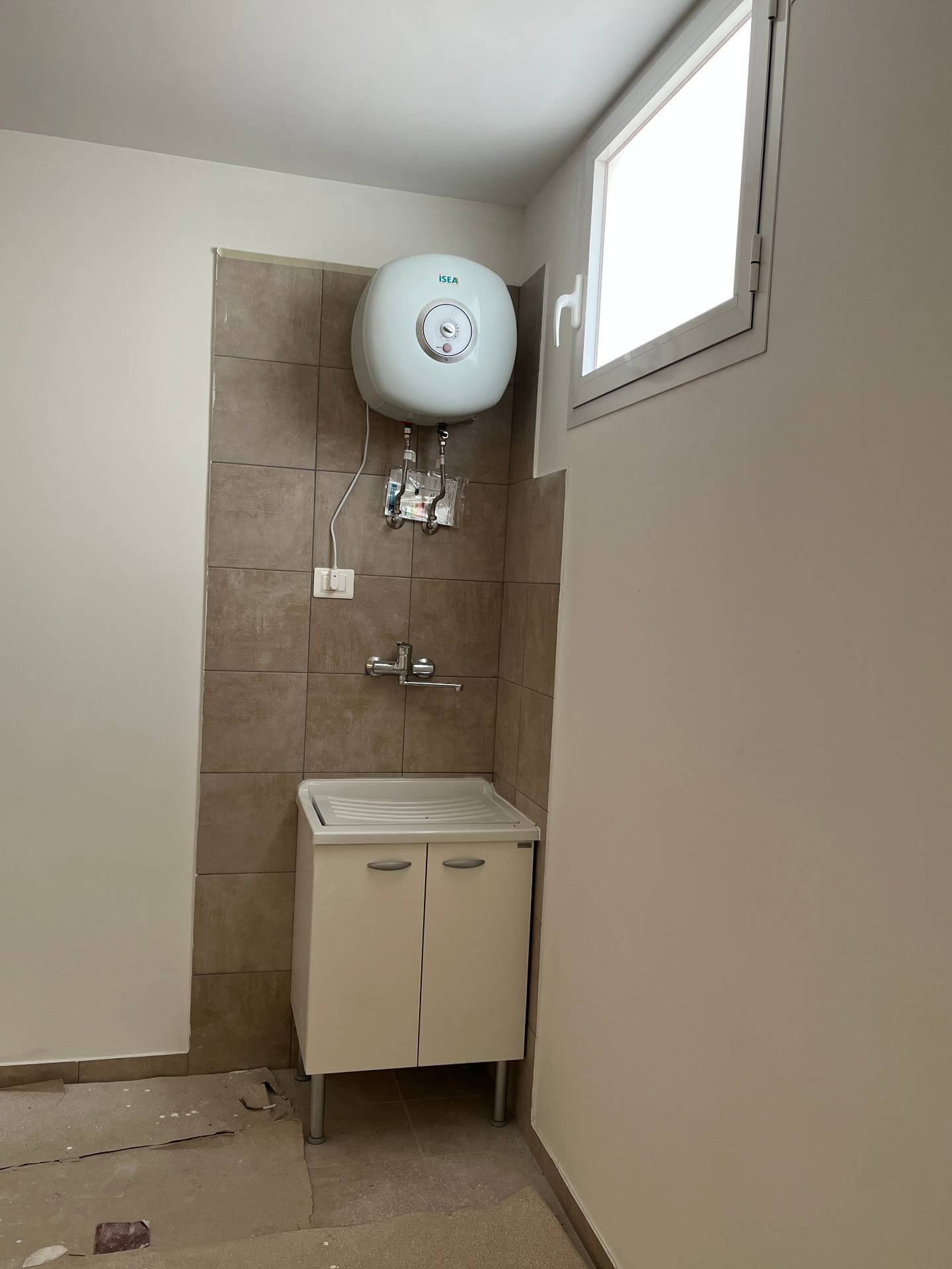 Box o garage in vendita a Vasto, ZONA SEMICENTRALE