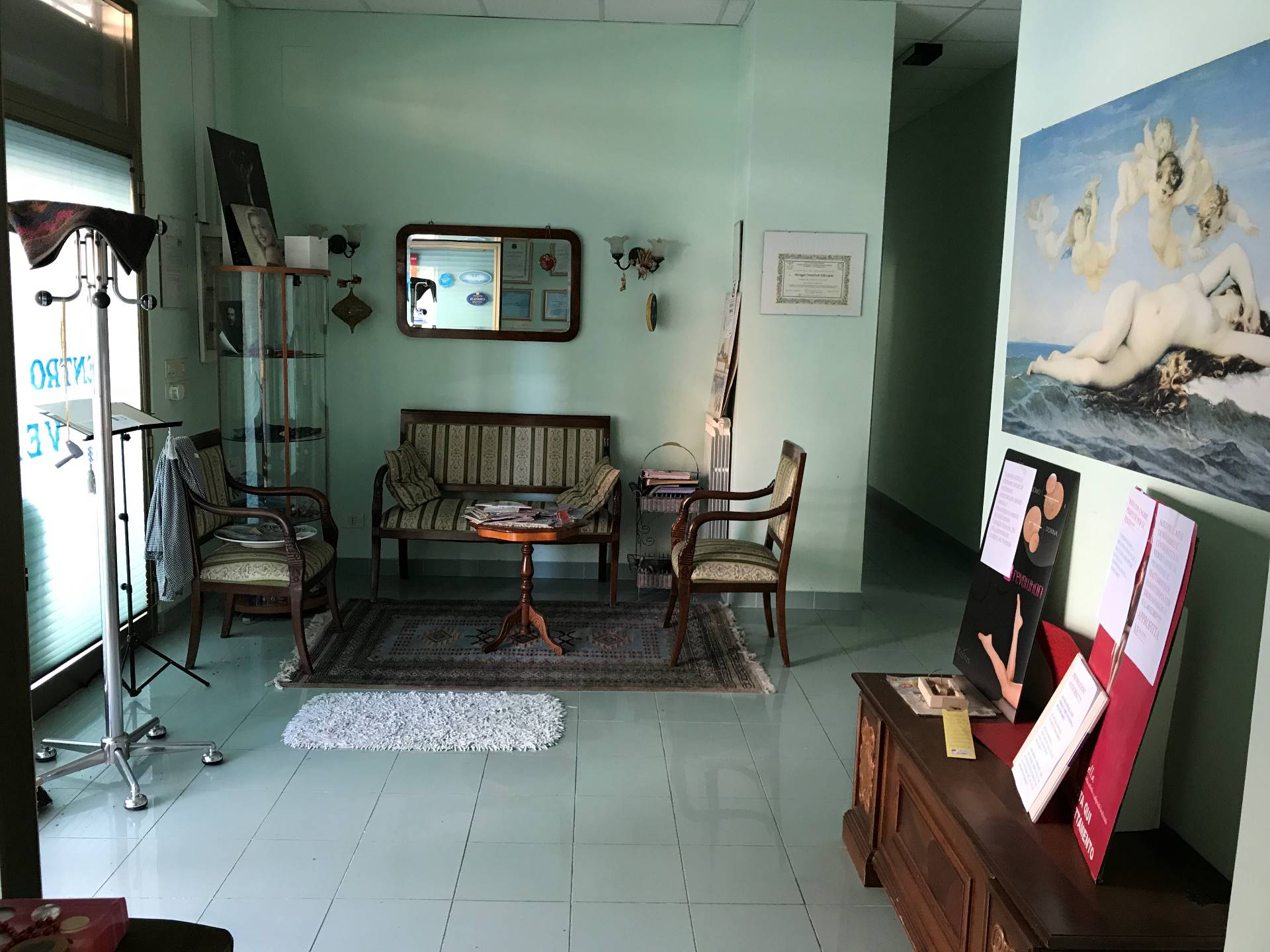 Locale commerciale in vendita a Vasto, ZONA SEMICENTRALE