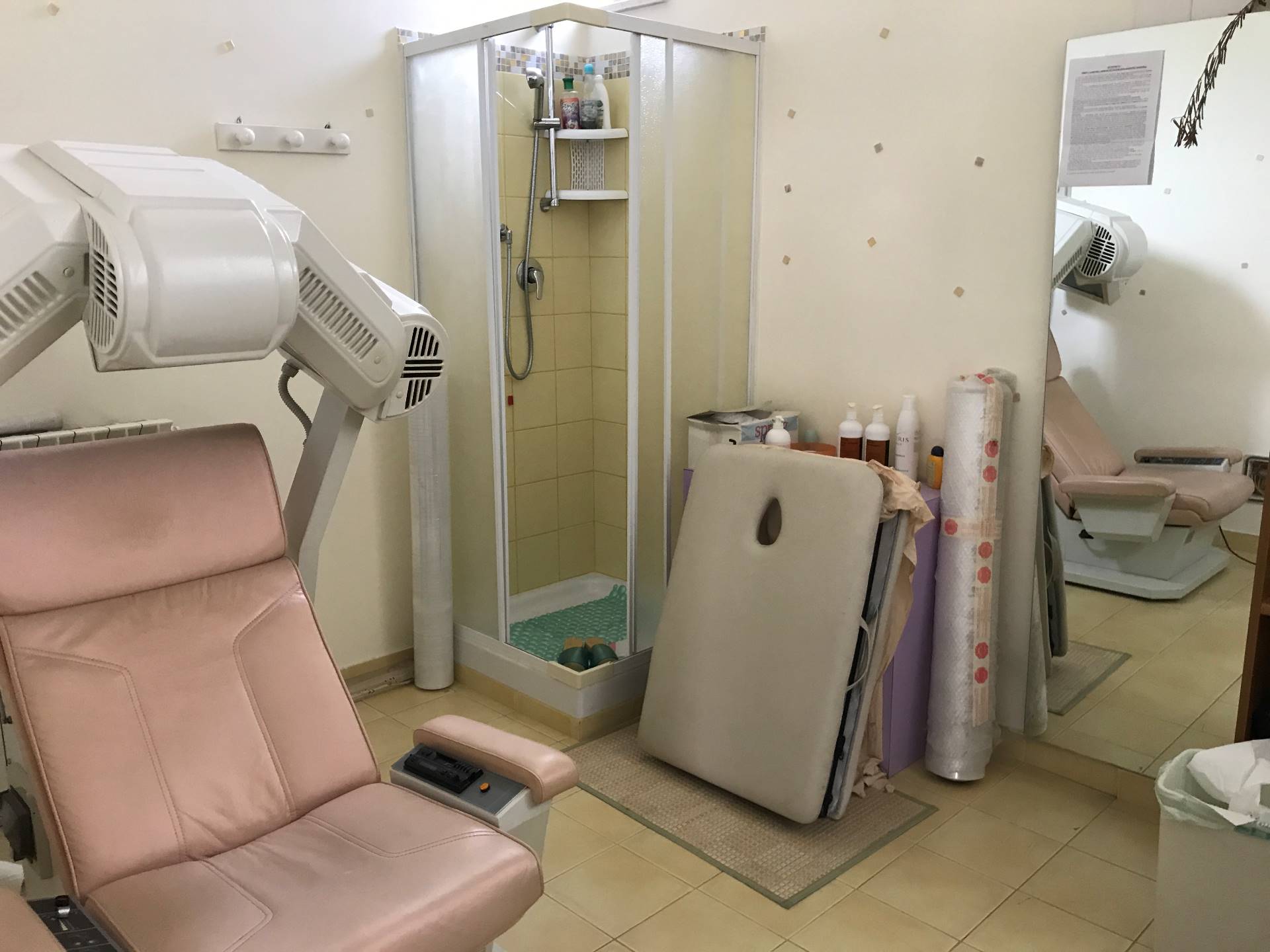 Locale commerciale in vendita a Vasto, ZONA SEMICENTRALE